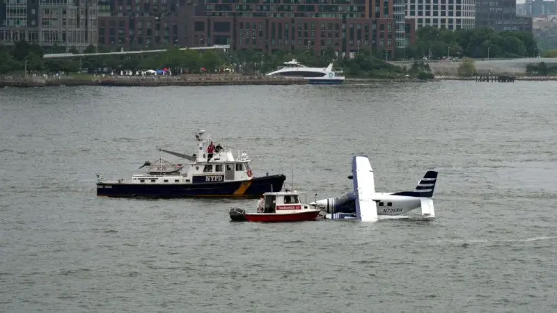 Seaplane makes hard landing in East River; eight rescued, two injured