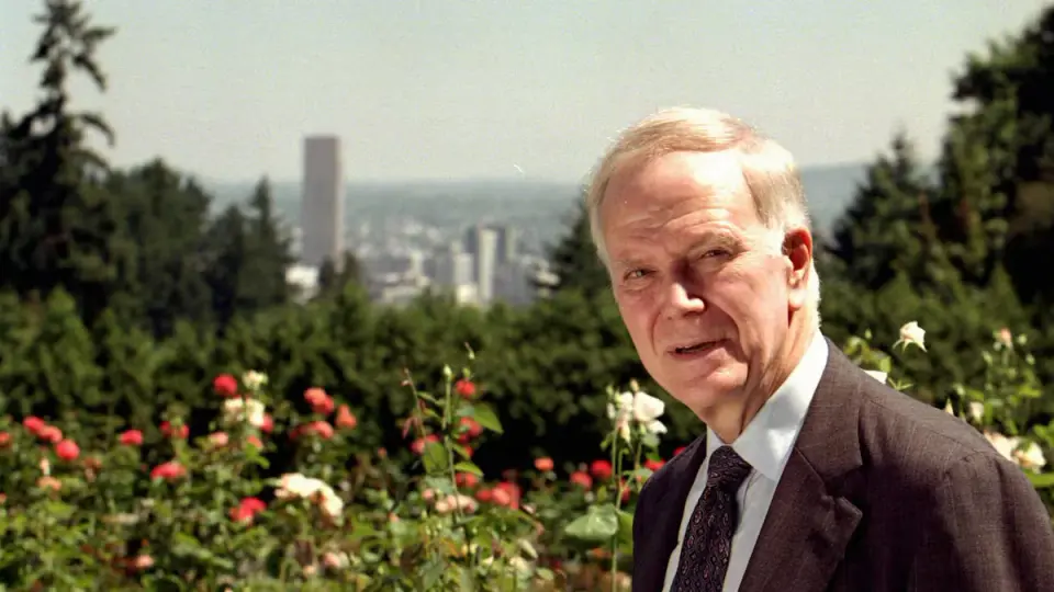 Oregon’s Polarizing Senator Packwood Dies at 93