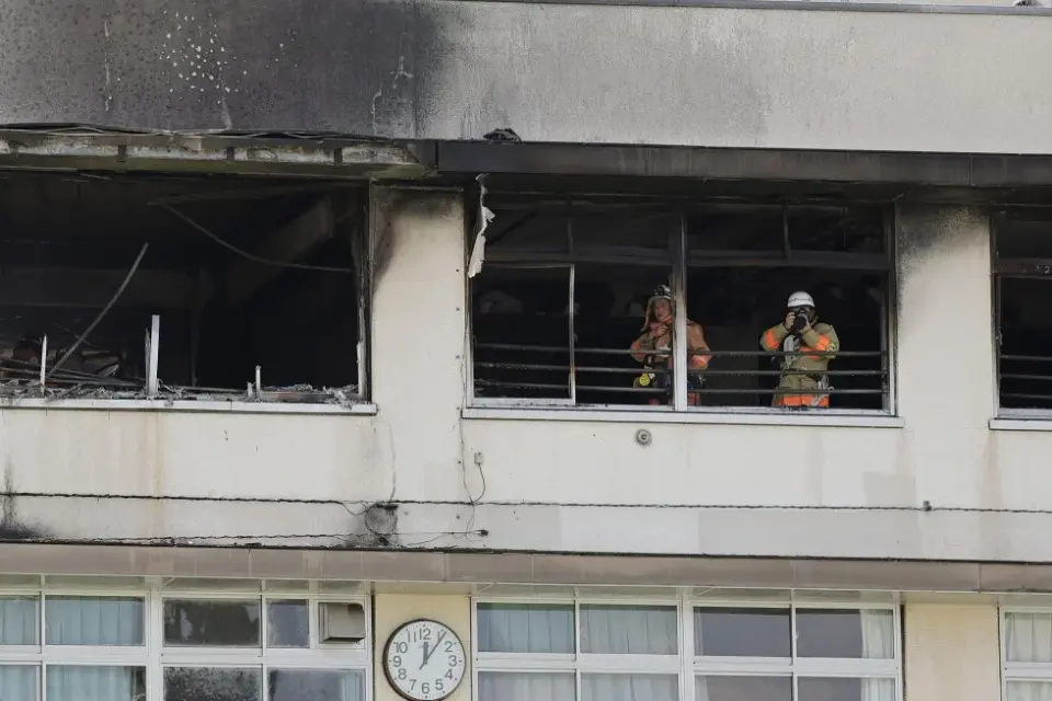 Mass Evacuations After Fire at Tokyo Elementary School