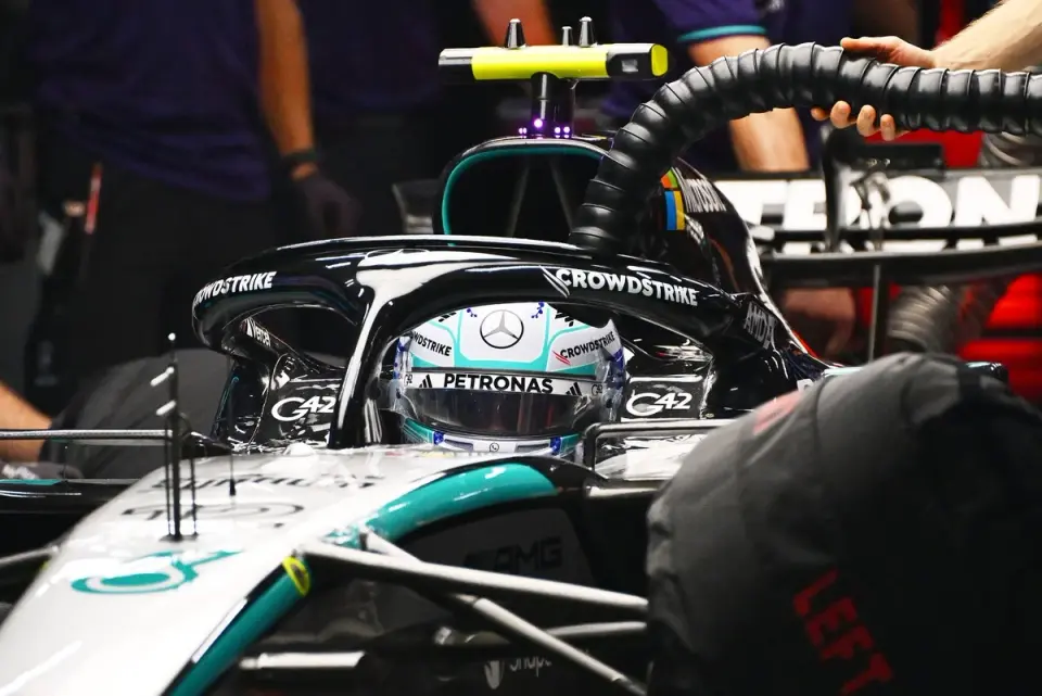 Mercedes stuck with unstable new spec as Antonelli struggles in Singapore