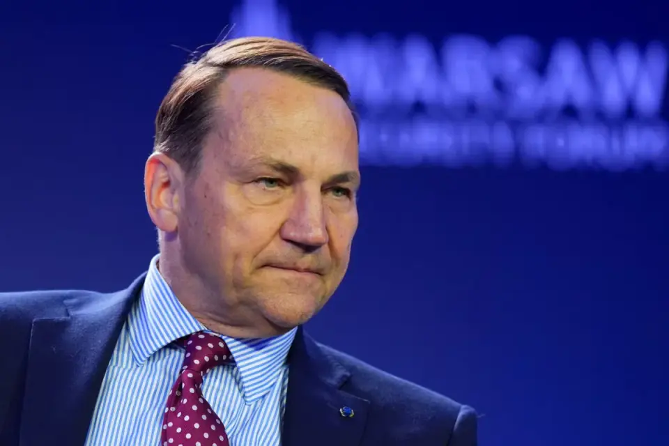 Warsaw and Kyiv Blame Musk for Starlink Cuts That Hamper Ukraine's War Effort