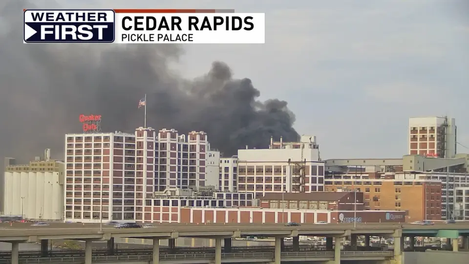 Smoke plume reported near Quaker Oats facility in downtown Cedar Rapids