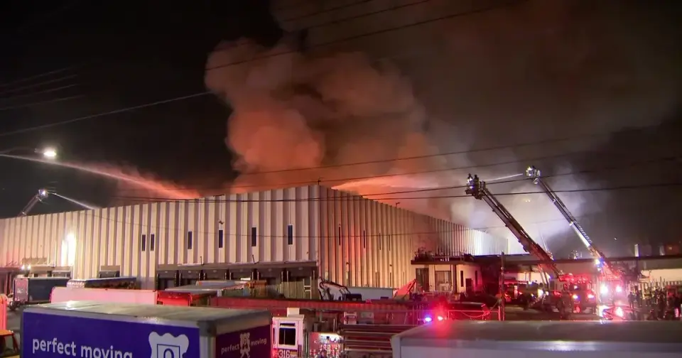 Queens factory blaze draws hundreds of FDNY firefighters