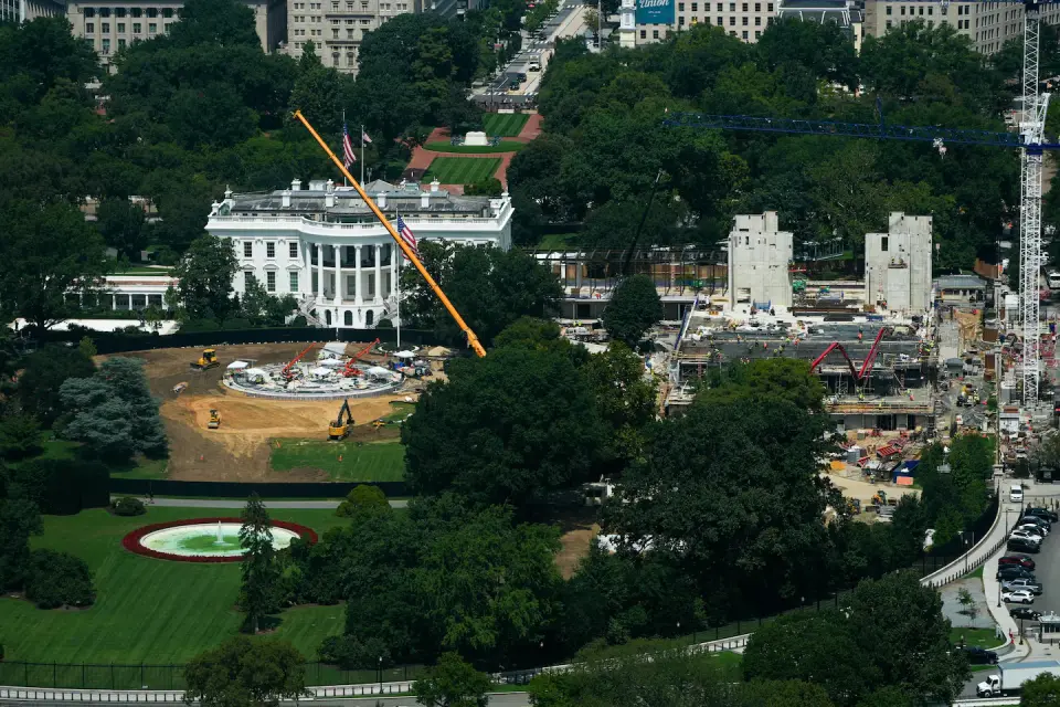 Historic preservation groups urge Supreme Court to pause White House ballroom construction