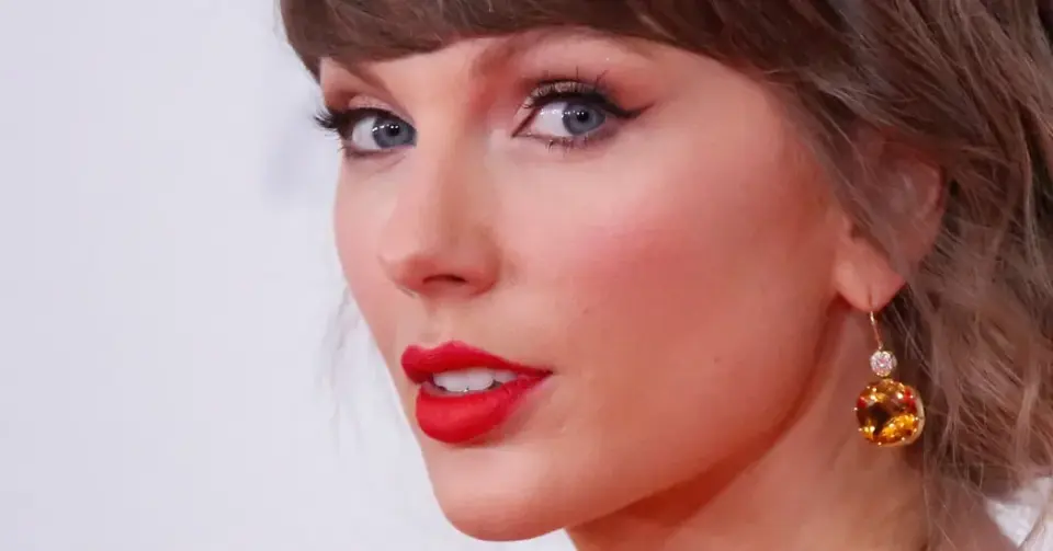 Swift's 'Encore' Deluxe Divides Critics as 'Patient Zero' Video Premieres at VMAs