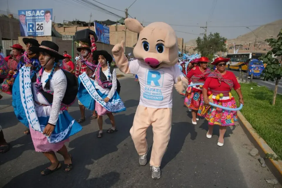 Peru’s presidential race narrows focus as 35 candidates vie for Sunday vote