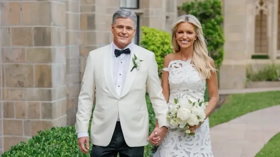 Hannity and Earhardt marry in Palm Beach; Trump attends pre-wedding gala but skips ceremony