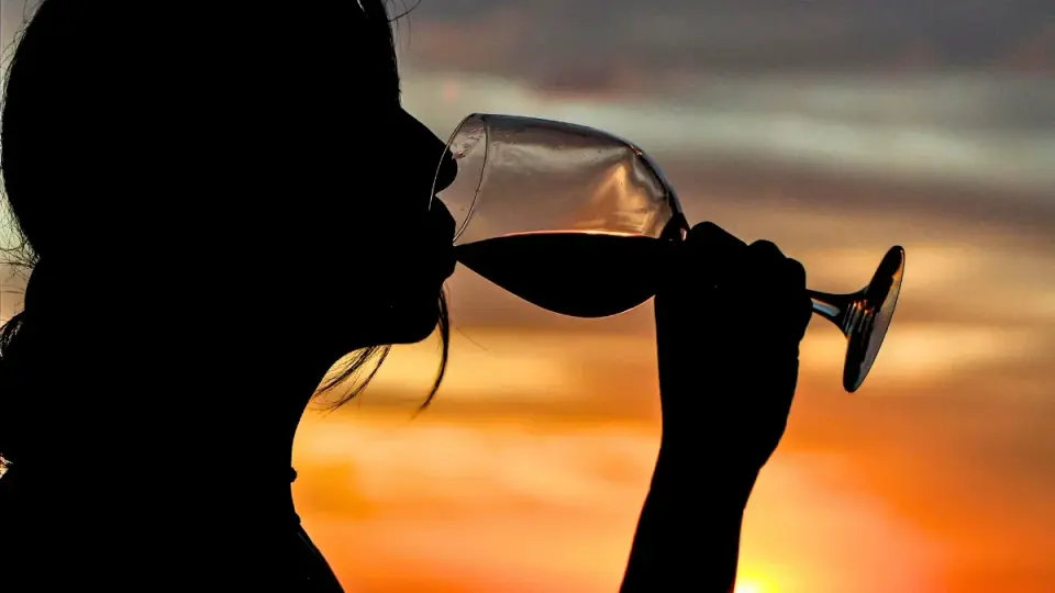 Even Light Drinking May Alter Brain Blood Flow, Study Finds