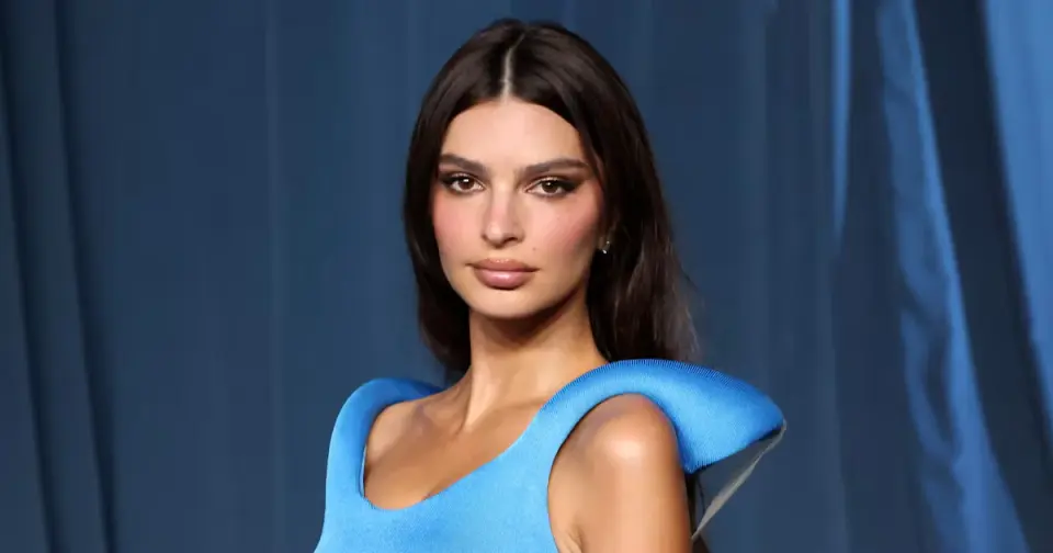 Dating Diary Sparks Debate as Ratajkowski Navigates Single-Mom Life