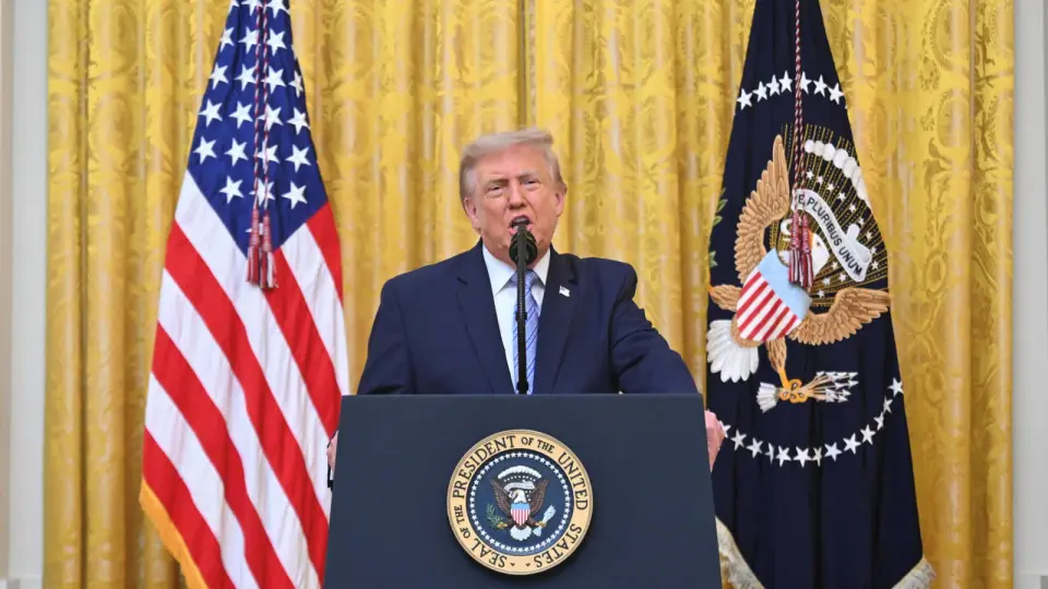 Trump's Unprecedented Midterm Push: From Taxpayer Ads to Military Threats