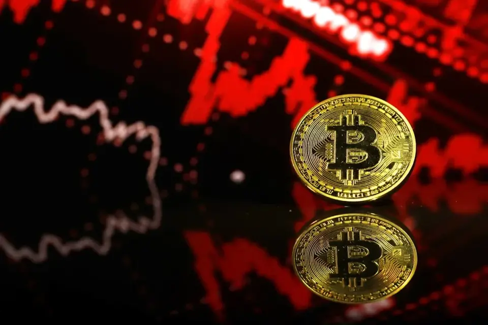 Bitcoin slips below $60K for the first time in 20 months as Strategy sale rattles markets