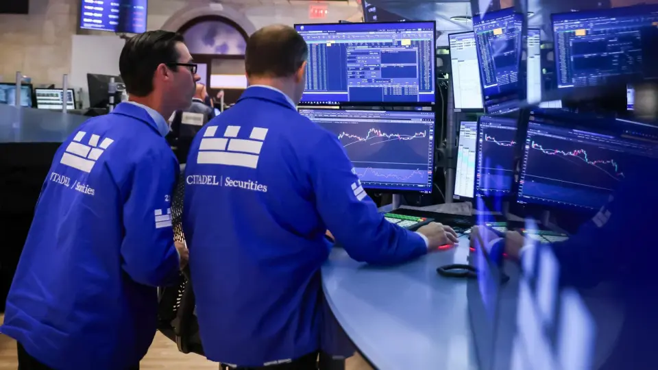 Markets Rebound as SpaceX Spectrum Deal Disrupts Telecoms and AI Skepticism Lingers