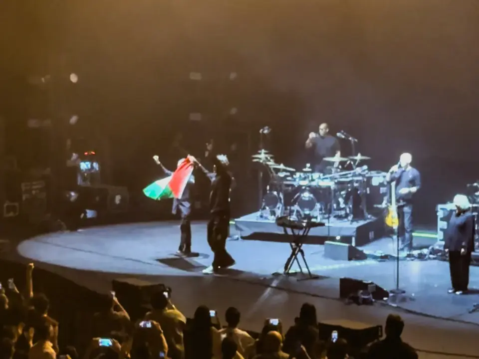 Band Massive Attack detained in Singapore after on-stage Palestine flag display