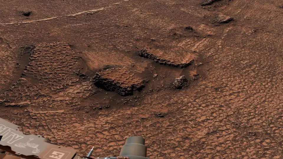 Curiosity Finds Honeycomb-Patterned Polygons in Martian Soil