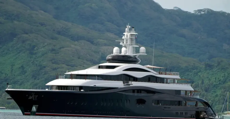 Wilderness Legacy rescues stranded skiff as Zuckerberg's yacht sits nearby