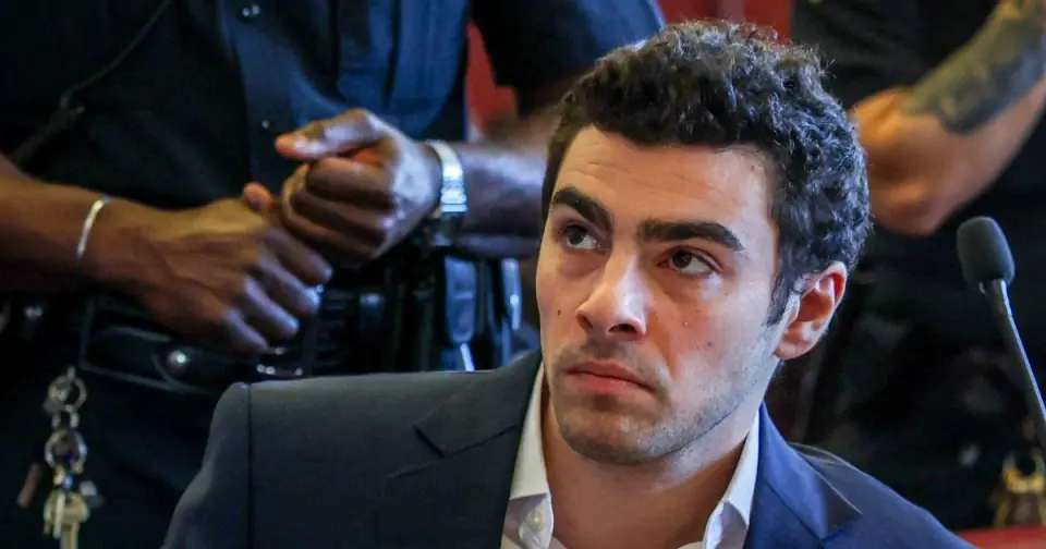 Evidence Wins: Gun and Notebook Admitted in Mangione Murder Trial