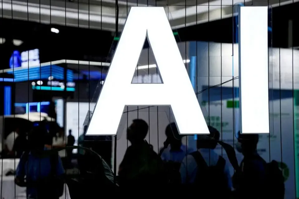 AI Investment Shifts to Cash Flow Discipline as Microsoft Outperforms Alphabet