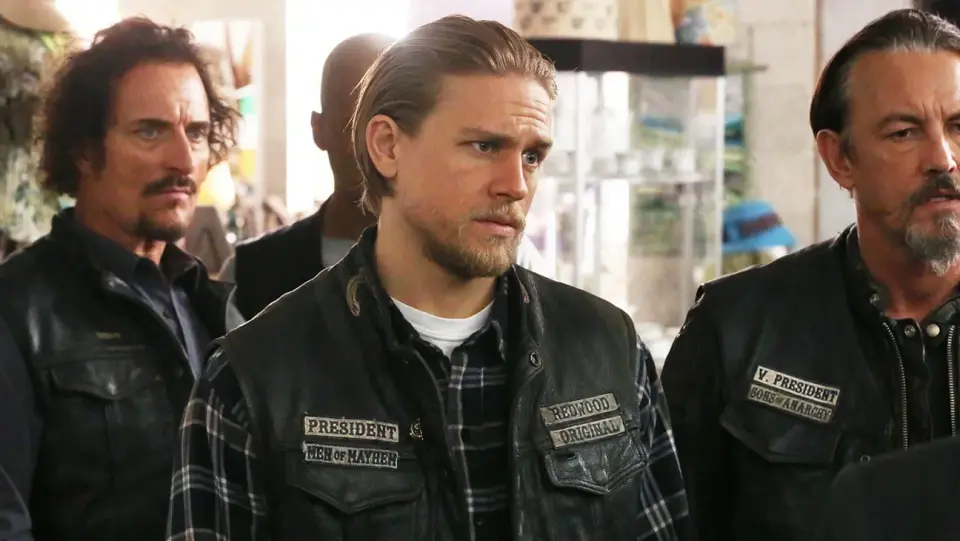 Sutter Distances Himself From Legends, But Backs Charlie Hunnam's SONS Spinoff