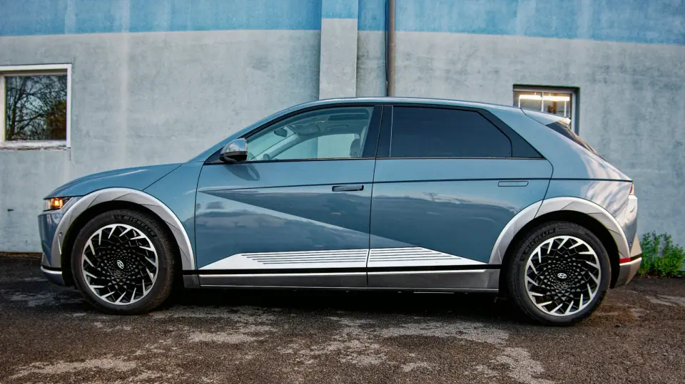 Post-Incentive EV Market: How Used Prices and Financing Costs Reshaped Consumer Choices