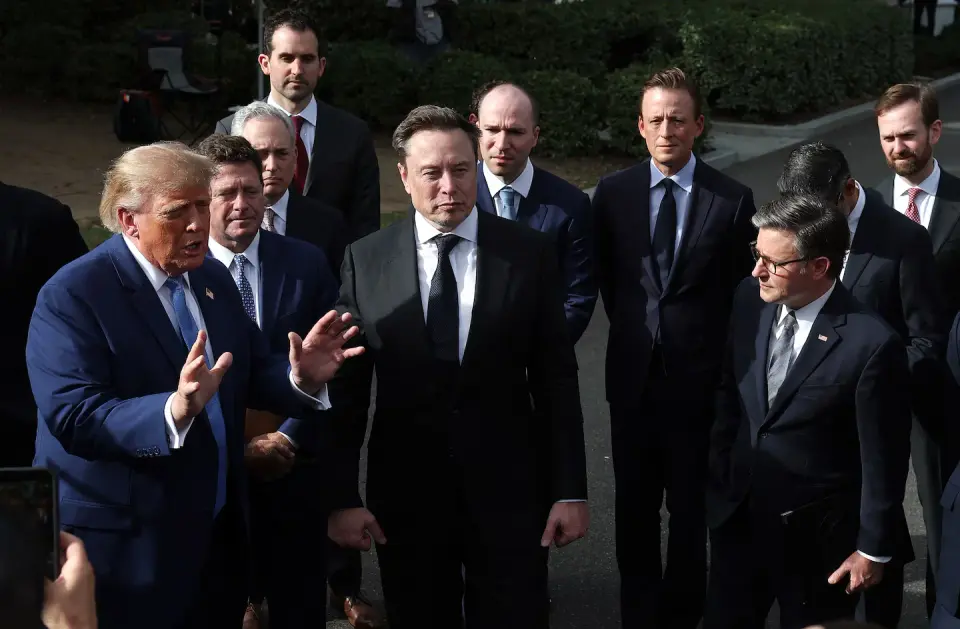 Trump Names Jay Clayton to Lead New 'Super Intelligence Force' Amid AI Safety Debates