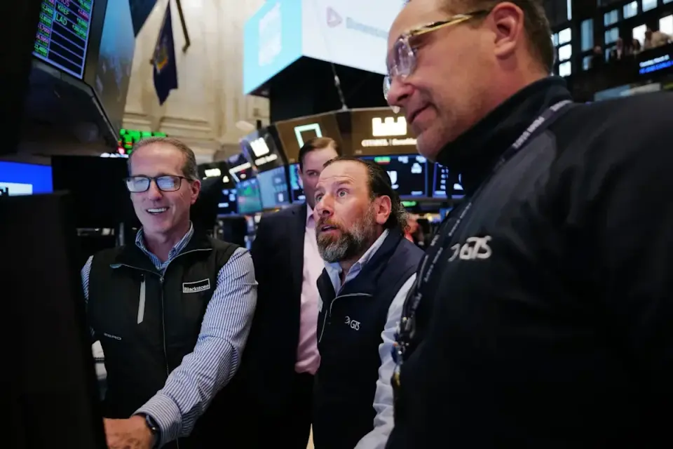 U.S. Tech Rebounds as AI Sell-Off Cools, but Asian Markets Lag