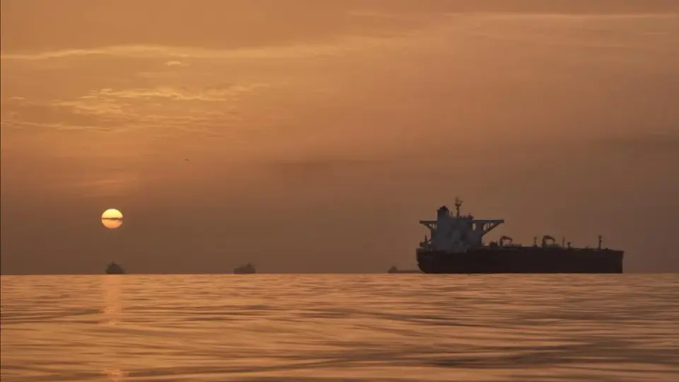 Bulk carrier attacked near Strait of Hormuz; crew safe as inquiry begins
