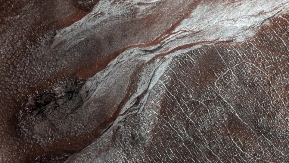 Martian Gullies Rewritten: CO2 Ice, Not Water, Likely Carved the Terrain