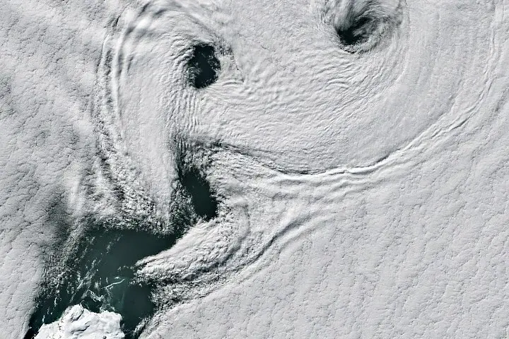 Antarctic Vortex Streets: Spirals Form Behind Peter I Island