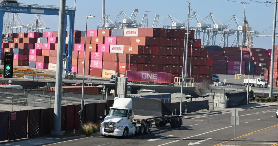 Record Diesel Prices Strain California’s Economy and National Supply Chains