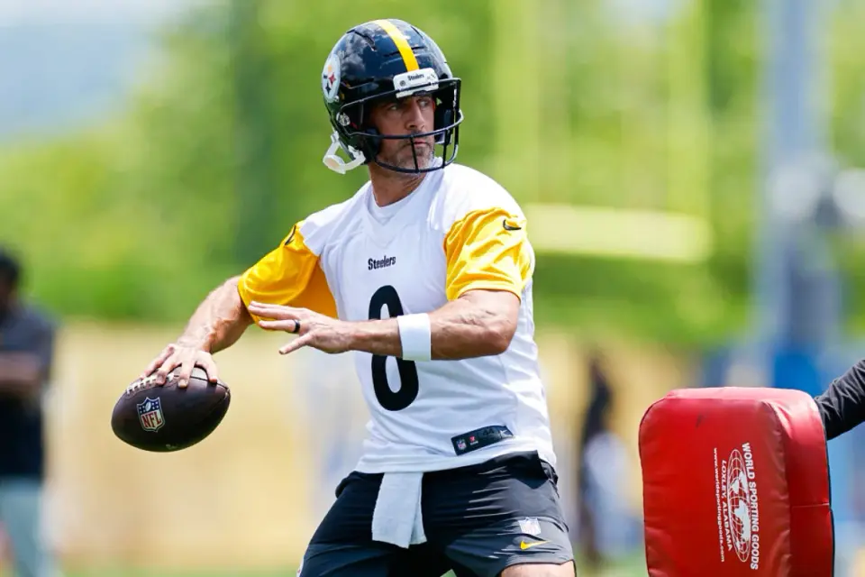 Week 6 Fantasy Football: Charbonnet, Strange, and Marks Lead Waiver Wire