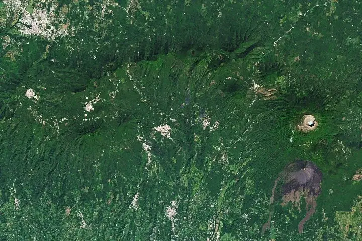 Ahuachapán’s Volcanic Heat Powers Energy and Signals Hazards
