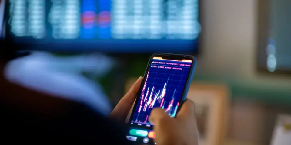 Bitcoin nears $80,000 as Hyperliquid steals the crypto spotlight