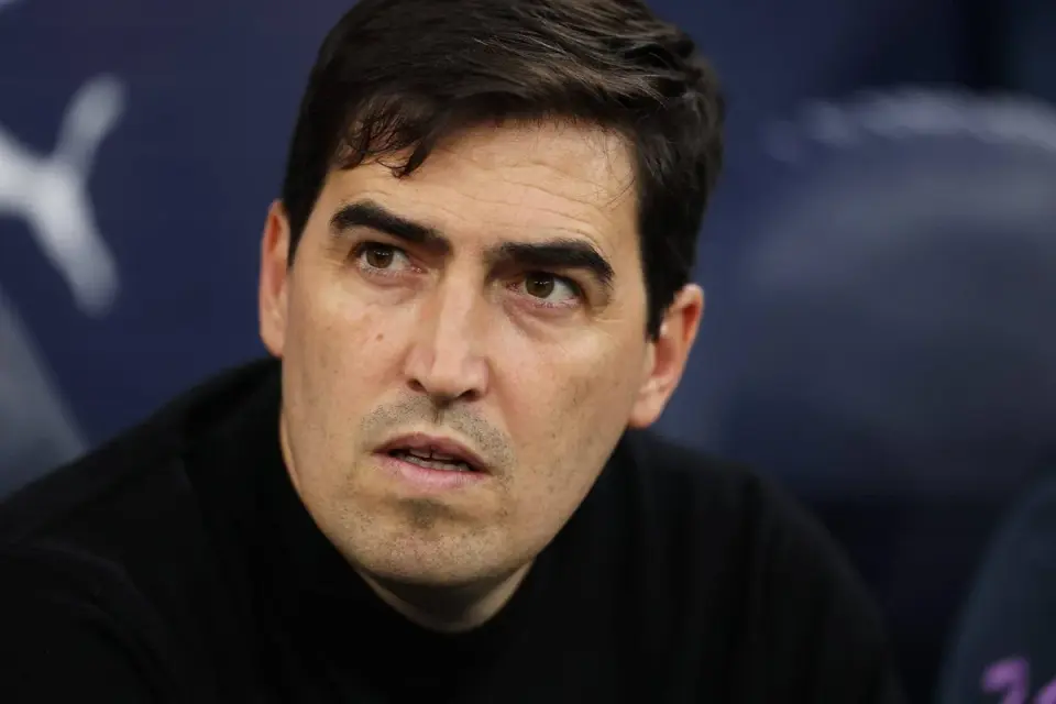 Liverpool pursue Iraola as their new high-press head coach