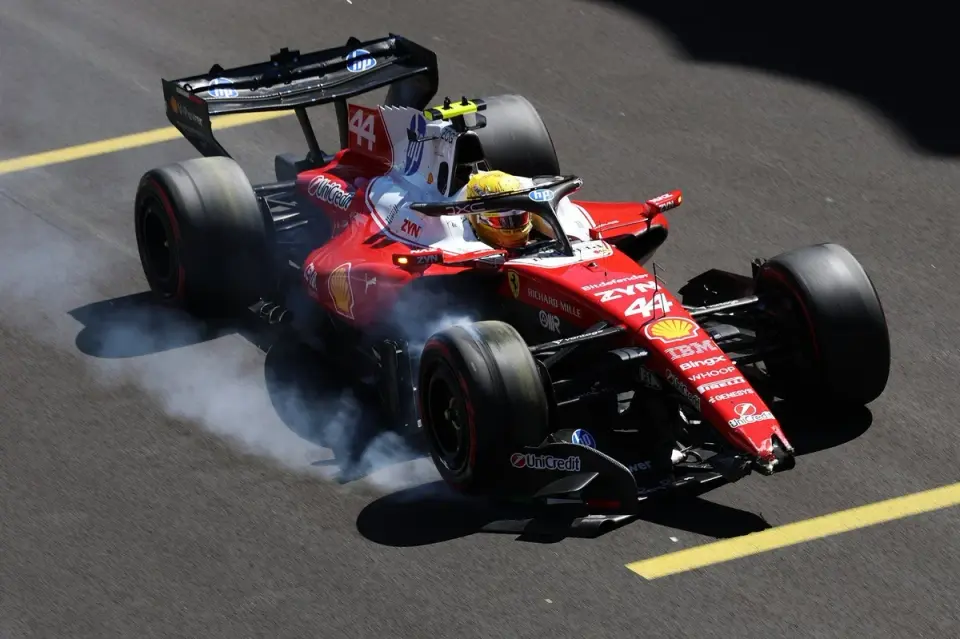 Antonelli leads chaotic Spanish GP practice after Hamilton and Bearman crashes