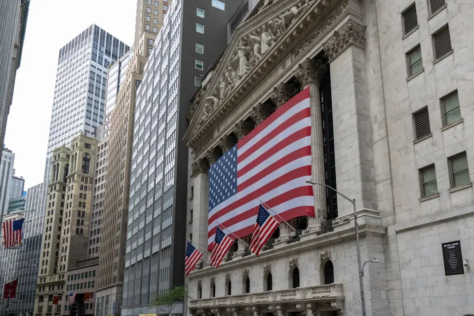 Global Tech Sell-Off Deepens as AI Debt Fears and Inflation Data Trigger Market Rout