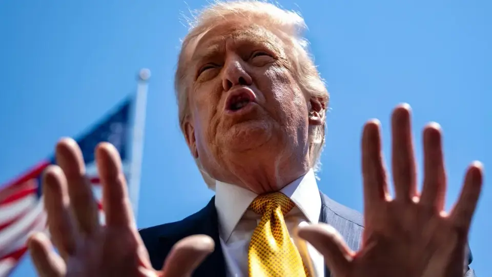 Trump Floats Permanent White House UFC Arena