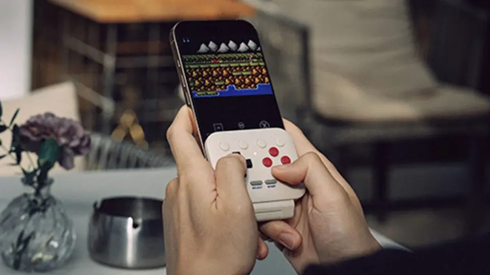8BitDo FlipPad Brings Portrait-Mode Retro Gaming to iPhone