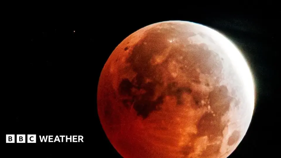 August 'Sturgeon Moon' Turns Red as 96% Partial Eclipse Peaks