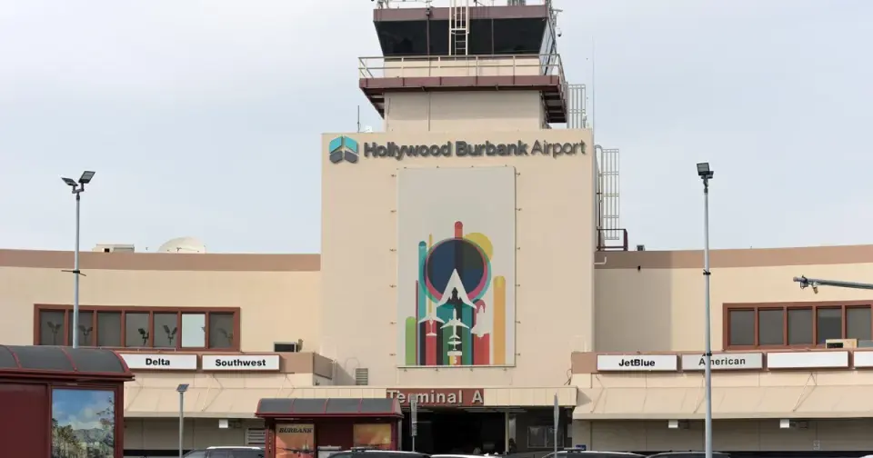 US Airports Face Delays and Cancellations Amid Staffing Shortages and Government Shutdown