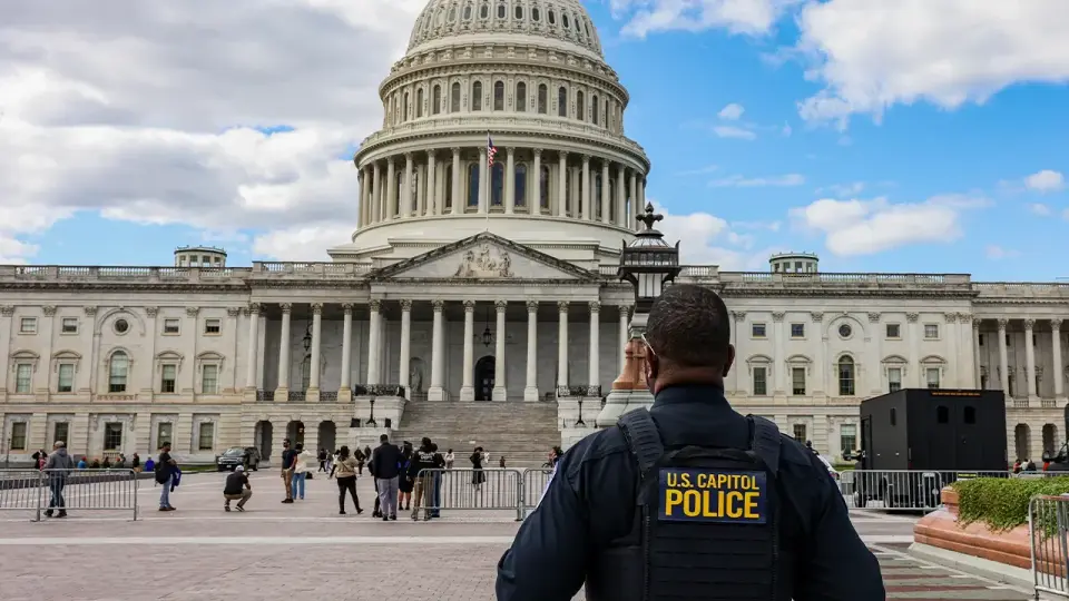 FBI investigates over 100 suspicious powder mailings to congressional and election offices