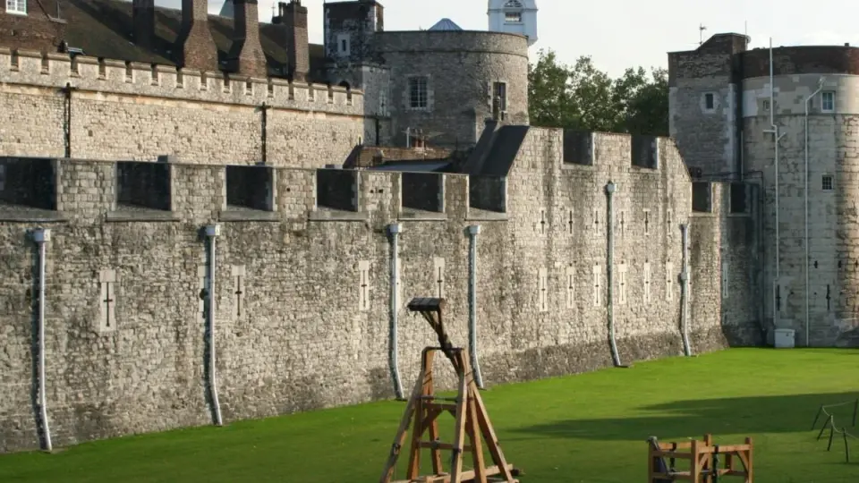 Ancient Trebuchet Victim Revealed in a 14th-Century Skeleton
