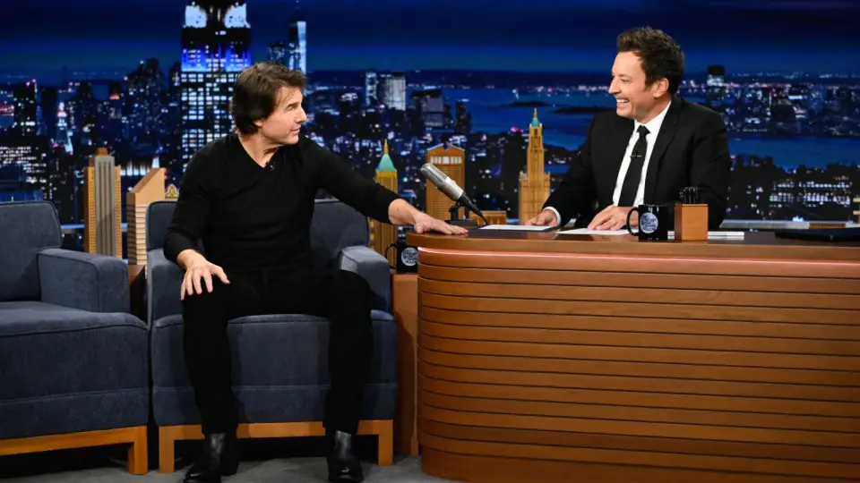 Taylor Swift Teaches Tom Cruise Football at Chiefs Game, Reveals on Tonight Show