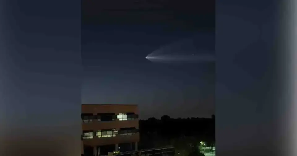 Dawn streak across DC as SpaceX launches Starlink from Florida