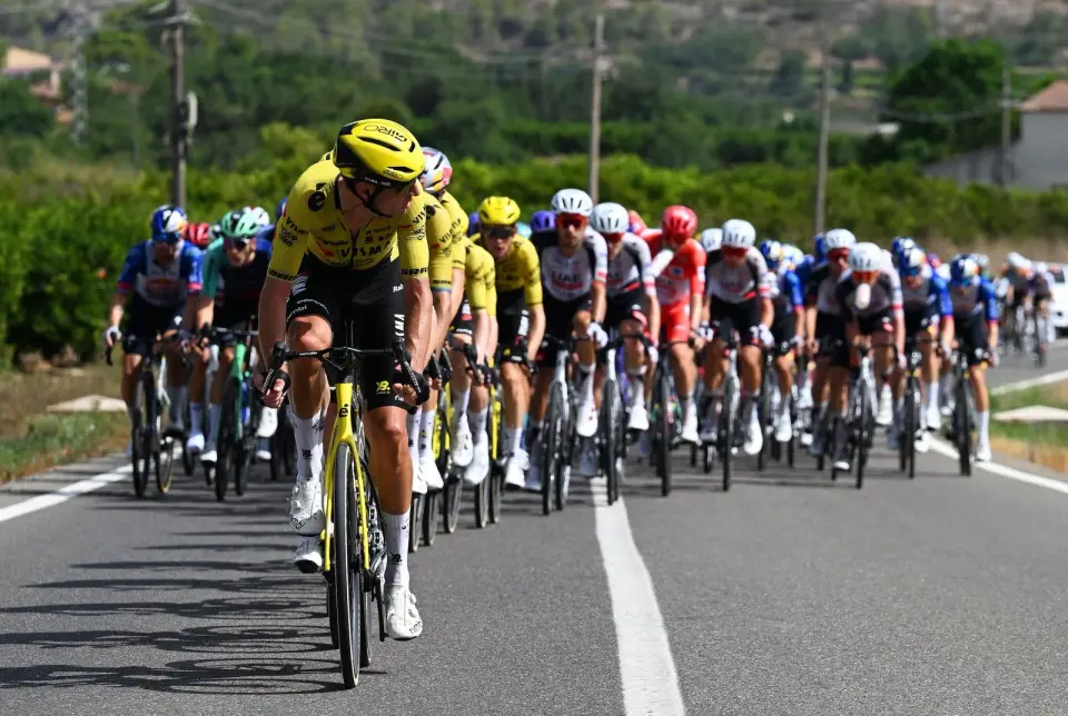 Brennan Secures Second Vuelta Stage Win as Visma-Lease a Bike Exploit Terrain to Counter Pogačar