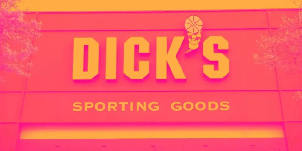 Dick's Sporting Goods Drops After Soft Q2 and Lowered Guidance