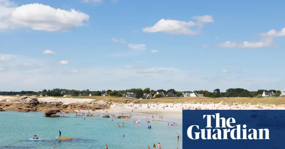 Brittany’s Summer Uprising: Local Residents Target Parisian Tourists with Vandalism and Graffiti