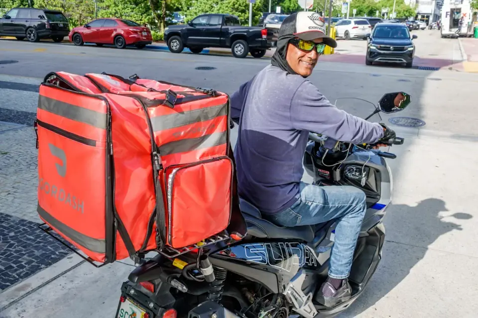 DoorDash to Acquire Instacart in $17 Billion Deal to Counter Amazon and Walmart