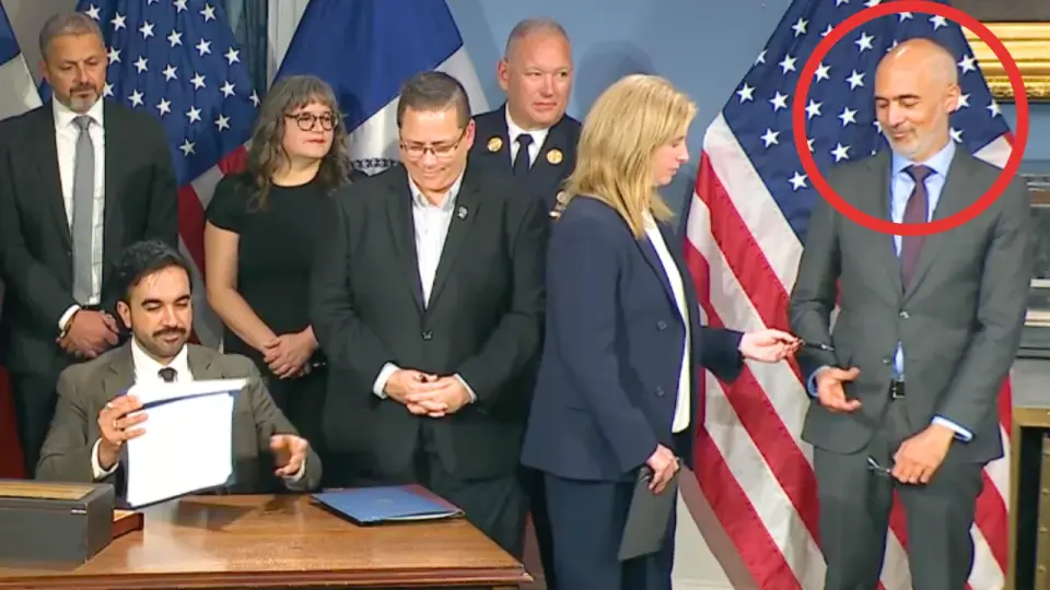 Mamdani’s 9/11 Pen Gesture to Aide Sparks Controversy Amid Memorial Attendance Debate
