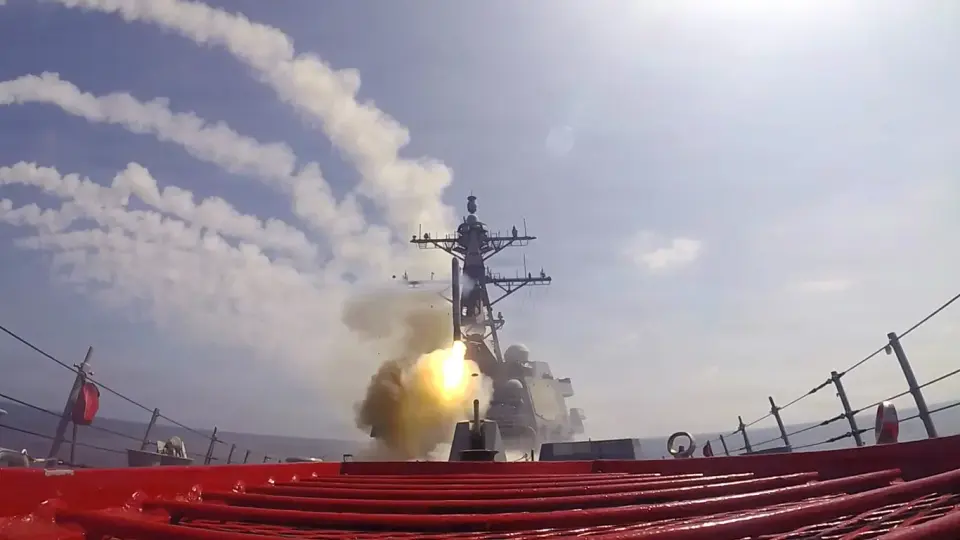 Trump Denies Munitions Shortage Amid Iran War, CSIS Data Shows Years to Replenish
