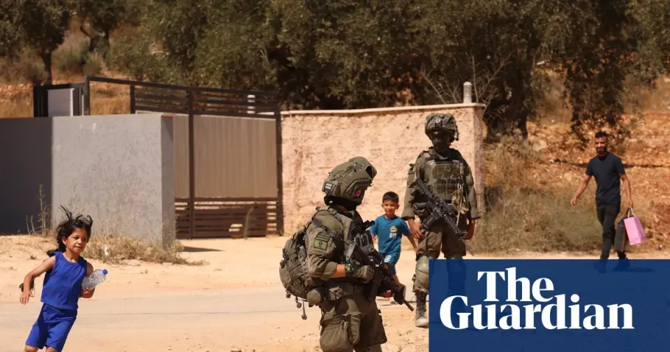 Qusra siege persists as Israeli troops displace Palestinian families